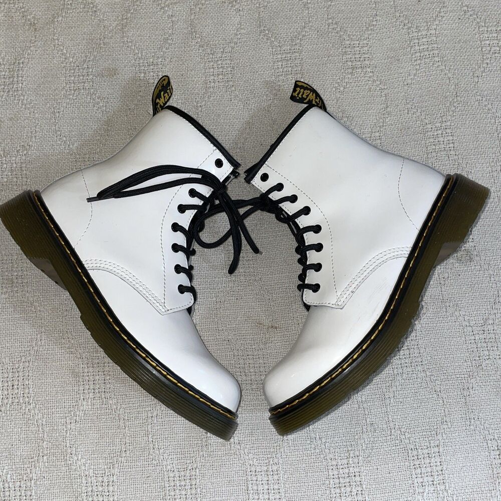 Dr. Martens Women’s Ankle Boots Size 6 M White Leather Grunge Streetwear NWOB